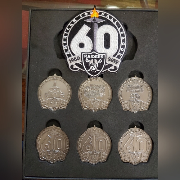2019 Oakland Raiders 60th Anniversary Commemorative Coin and Sports Patch x 1. - Picture 4 of 9